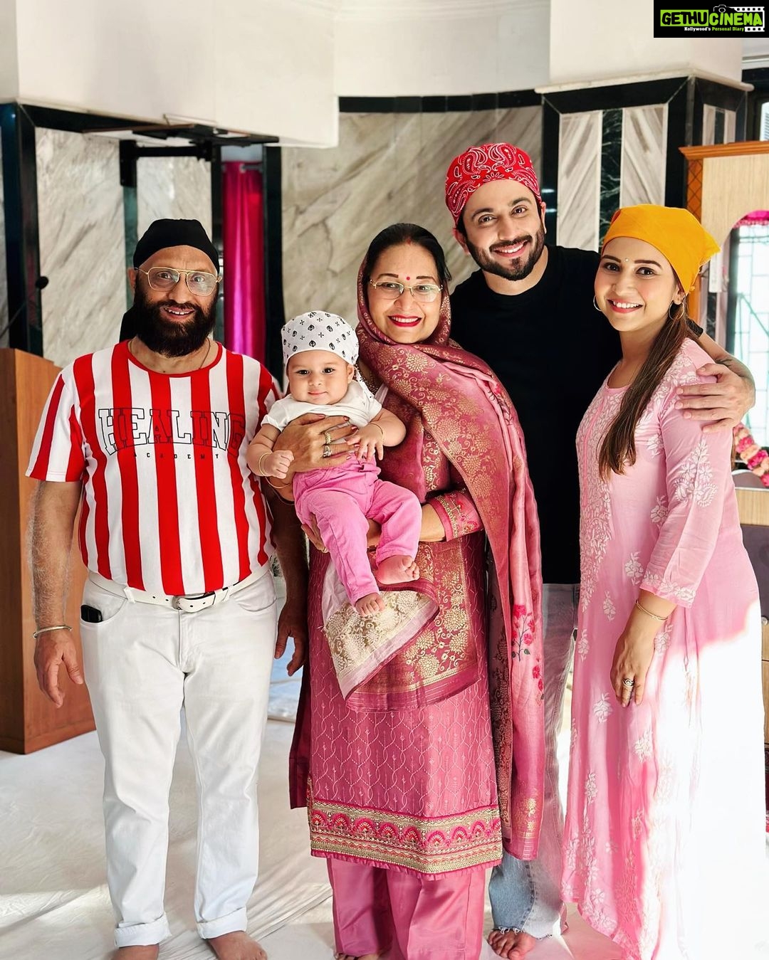 Vinny Arora Instagram - सुना था, ”जब ख़ुद माँ बनोगी तो समझोगी” समझ गई, माँ जैसा कोई नहीं ❤️ No matter how old I get , how far I go .. I will always need you mumma, WE will always need you @parminderkarora 😘😘 Happy birthday to the pillar of our world ❤️❤️