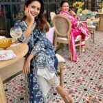 Vinny Arora Instagram - सुना था, ”जब ख़ुद माँ बनोगी तो समझोगी” समझ गई, माँ जैसा कोई नहीं ❤️ No matter how old I get , how far I go .. I will always need you mumma, WE will always need you @parminderkarora 😘😘 Happy birthday to the pillar of our world ❤️❤️