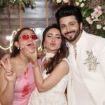 Vinny Arora Instagram - Told you not to grow up so fast, you didn’t listen 🤦🏻‍♀️ But you grew up into this lovely human being that we can’t complain ❤️🧿 It’s not unknown to you & the world that we love you to bits .. you will always be our baby girl not matter how old & tall you grow !!! Happy birthday @arorasamaira29 ❤️❤️ Now move in with us na please !?!