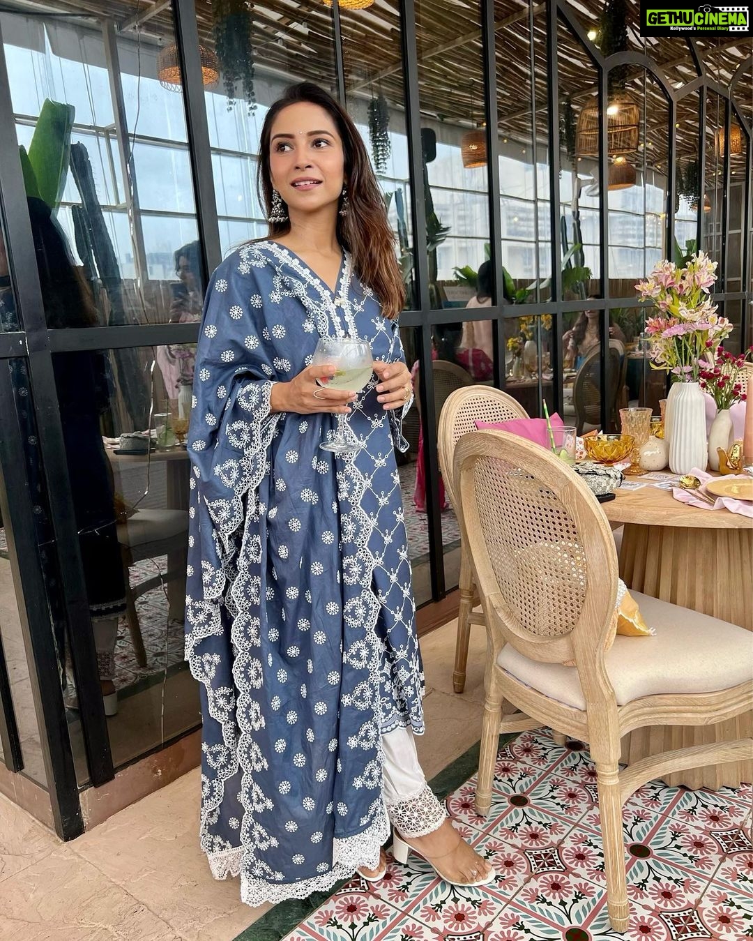 Vinny Arora Instagram - All things pretty at the launch of @shopmulmul’s new collection ❤️ My girls by my side made for the best Saturday outing 🥰