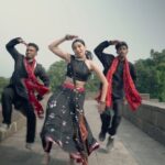 Vrushika Mehta Instagram - Navratri par, @munawar.faruqui ke beats mein, dance floor pe karenge hum dhamaal 😍 #Dancesong #Legacy #navratri