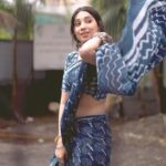 Vrushika Mehta Instagram - Chai, barish aur kuch purane gaane ❤️ Bus aur kya chahiye. Let me know you favourite purana gana 🩵 Shot & edited by: @_24frame #reelitfeelit #feelitreelit #reelsinstagram #reels