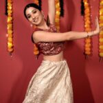 Vrushika Mehta Instagram - ✨Get ready to groove this Navratri! 💃 Ready to rock the Garba? Check out @vrushyy’s amazing tutorial for some easy Garba moves that’ll make your Navratri absolutely unforgettable. 🥰 Comment below with a ‘💚’ if you’re loving it, and let’s light up the dance floor! ✨ And don’t forget to visit your nearest Pantaloons store for your last minute Navratri shopping! 🛍️ . #Pantaloons #PantaloonsFashion #PlayWithFashion #NavratriWithPantaloons #Navratri #Navratri2023 #Trending #Garba #Tutorial #EasyGarba #Khalasi #TrendingAudio #Festive #navratrispecial #navratricollection #garbanight #garbadance #garbalover #garbaqueen #garbatutorial #dandiya #dandiyanight #garbareels #garbasteps #NavratriFun #GarbaDanceParty #PantaloonsStyle 💚
