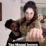 Vrushika Mehta Instagram - Har ghar ki KAHANI Humari ZUBANI Kya di hai kisine MAGGI ki KURBANI?? #reelkarofeelkaro #feelitreelit #comedy