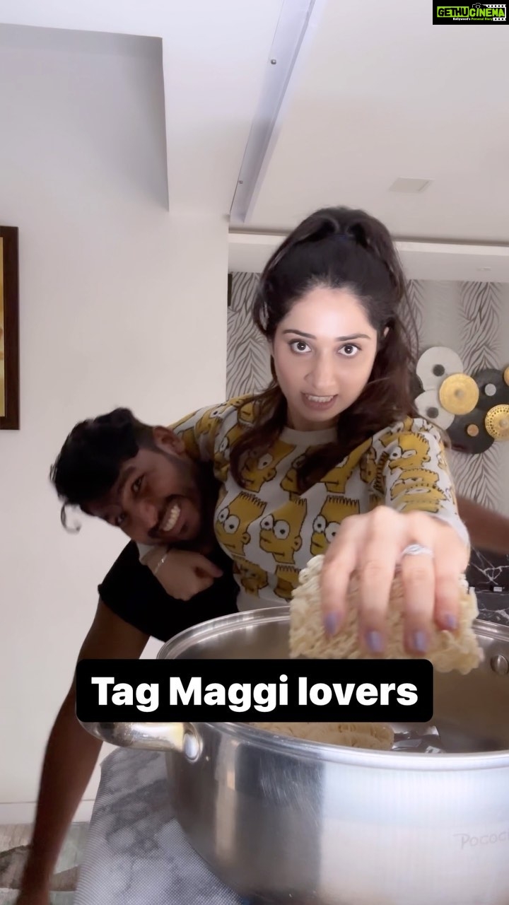 Vrushika Mehta Instagram - Har ghar ki KAHANI Humari ZUBANI Kya di hai kisine MAGGI ki KURBANI?? #reelkarofeelkaro #feelitreelit #comedy