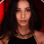 Vrushika Mehta Instagram - Swipe to see the third picture 😕 Pc: @_24frame