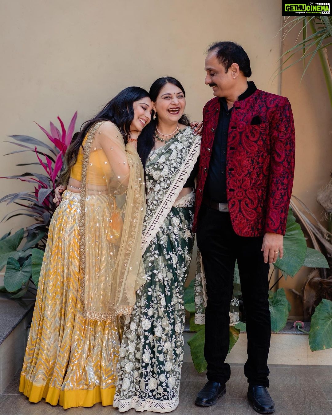 Vrushika Mehta Instagram - Happy birthday #barbie πβ€οΈ oops Mommy ππ P.S: Donβt miss the last picture π Pc: @randomankit04 β€οΈ #picoftheday #instagood #instagram