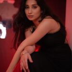Vrushika Mehta Instagram - Swipe to see the third picture 😕 Pc: @_24frame