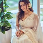 Wamiqa Gabbi Instagram - Discover yourself, otherwise you have to depend on other people’s opinions who don’t know themselves 🤍 Osho! . Styled by : @mohitrai with @tarangagarwalofficial Assisted by : @roshni0819 Outfit: @paulmiandharsh @viralmantra Hair : @daksh_hairguru Makeup : @cocoballucci_ Photographer: @dieppj
