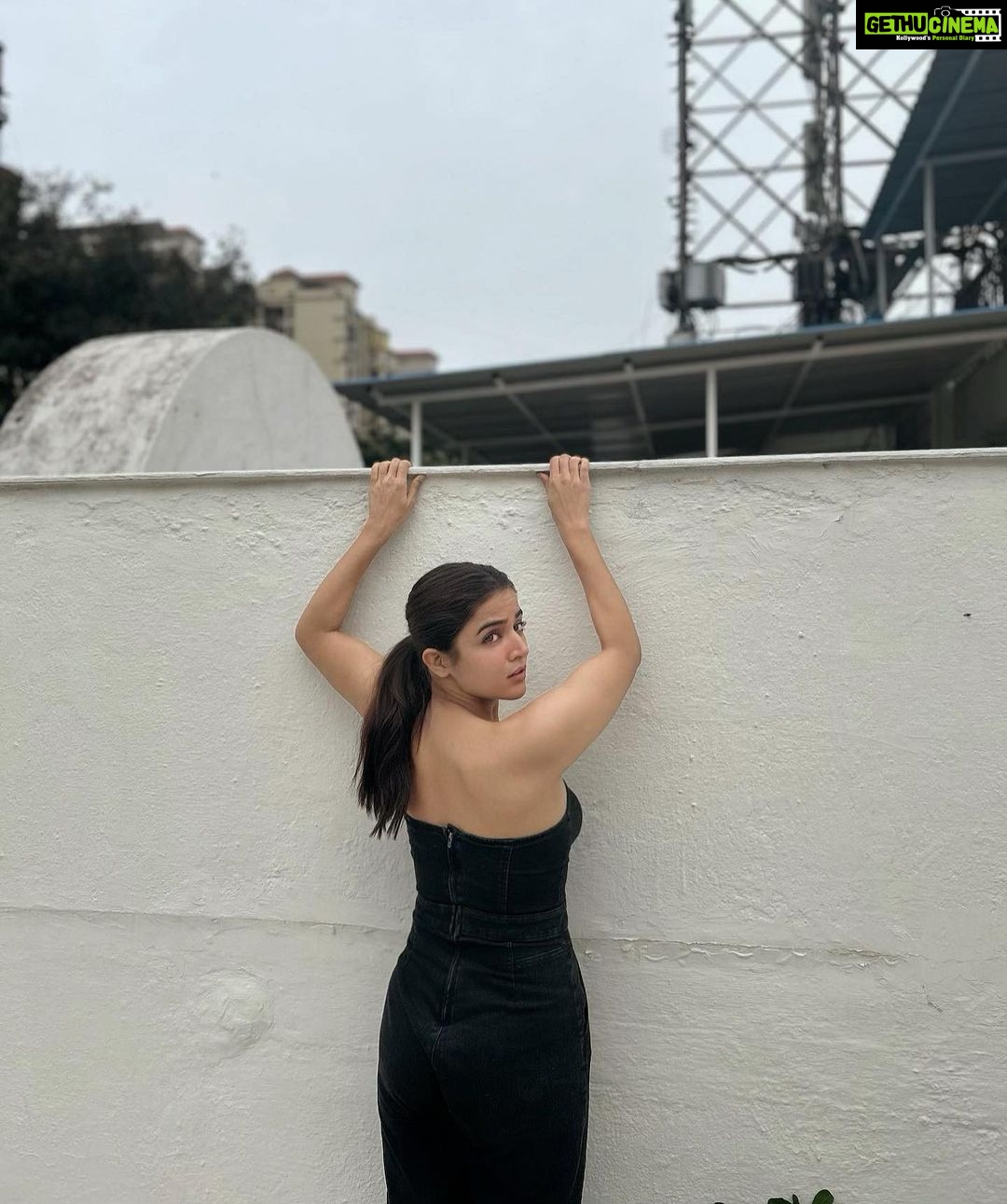Wamiqa Gabbi Instagram - Voh raat koi aur hi thi… Voh chaand koi aur hi tha…