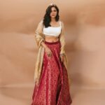 Wamiqa Gabbi Instagram - Hey Genie! Don’t wait up, I’ll be late 😉 Outfit: @rubyafroz80 @_.rubeenavogueofficial._ Styled by @harshene.ravichandar for @team___e by Eka Lakhani Hair : @daksh_hairguru Makeup : @cocoballucci_ Photography @livingin24fps @anupamasindhia #vels25 #JR32 #wamiqagabbi #TeamE #styledbyteamE #EkaLakhani #costumesbyharshene