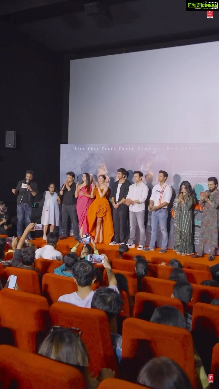 Warina Hussain Instagram - Here’s a Sneak Peek at the Super Funn #Yaariyan2 Trailer Launch Event 😉 Trailer out. Watch now. Bhushan Kumar’s biggest family musical, releases on 20th October. @tseriesfilms @tseries.official #BhushanKumar @divyakhoslakumar #VinaySapru #RadhikaRao @sapruandrao @pearlvpuri @sachetparamparaofficial @sachettandonofficial @meezaanj @anaswara.rajan @yashdasgupta @priya.p.varrier @bhagyashriiborse @lilletedubeyofficial @manan_bhardwaj_official #KrishanKumar @shivchanana @neerajkalyan24 @blmpictures @aayush_blm @aafilms.official