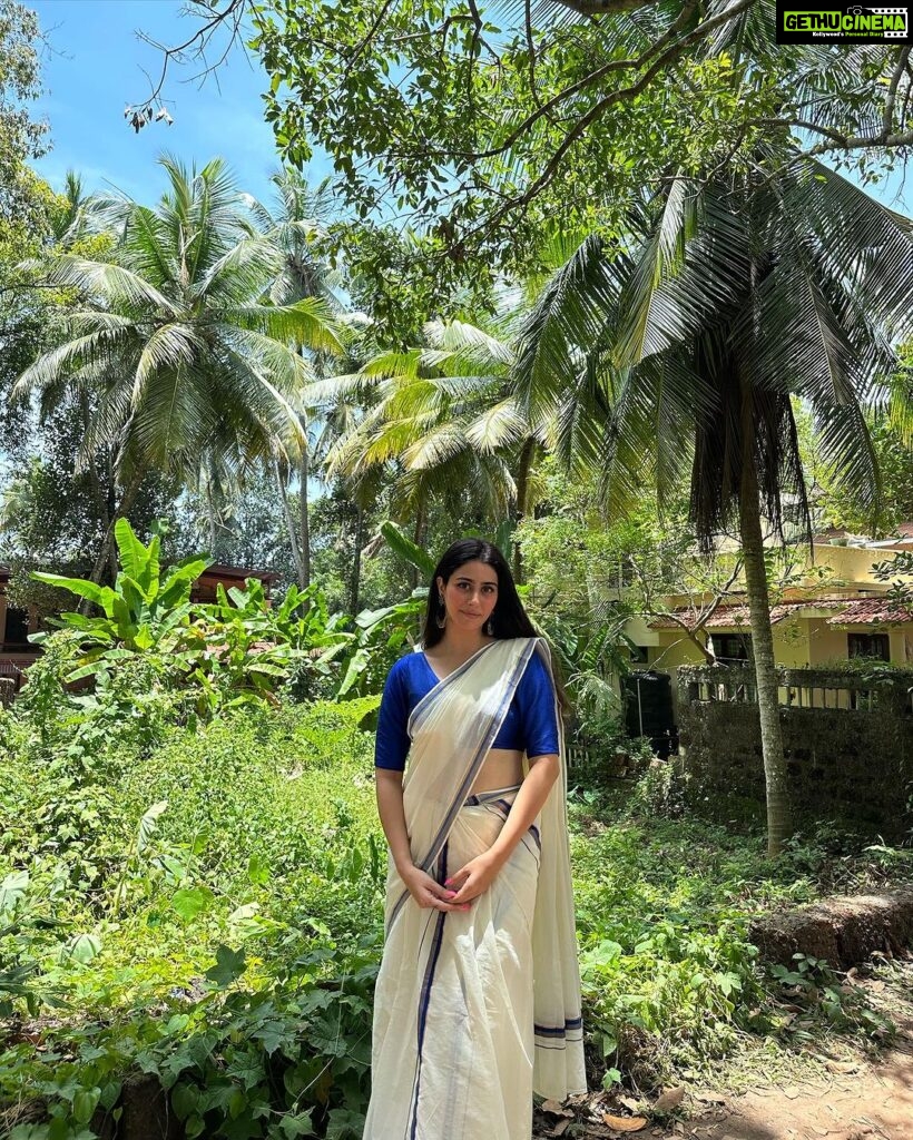Warina Hussain Instagram - Happy Onam 🌸✨ I wish that your life is as colourful 🌈 as pookalams! #festivalvibes #onam #kerala #sareelover Kerala