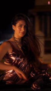 Warina Hussain Instagram - suna hai meine bewafaa tu meri barbadiyo ka jashn manata hai 🥀 A song that will leave you in pieces.❤️‍🩹 Experience heartbreak with #BewafaaTu Song out now. Tune in. #Yaariyan2, Bhushan Kumar’s biggest family musical, releases on 20th October. @tseriesfilms @tseries.official #BhushanKumar @divyakhoslakumar #VinaySapru #RadhikaRao @sapruandrao @meezaanj @anaswara.rajan @yashdasgupta @priya.p.varrier @pearlvpuri @bhagyashriiborse @lilletedubeyofficial @manan_bhardwaj_official @jubin_nautiyal #KrishanKumar @shivchanana @neerajkalyan24 @blmpictures @aayush_blm @aafilms.official
