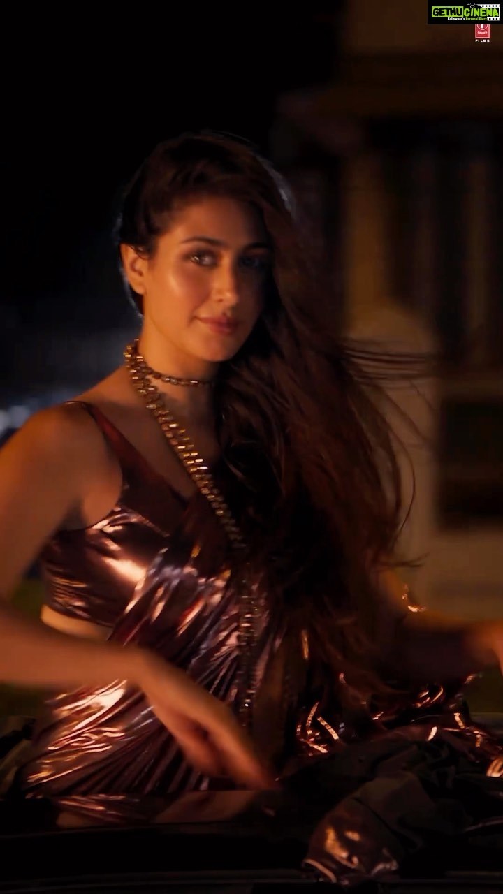Warina Hussain Instagram - suna hai meine bewafaa tu meri barbadiyo ka jashn manata hai 🥀 A song that will leave you in pieces.❤️🩹 Experience heartbreak with #BewafaaTu Song out now. Tune in. #Yaariyan2, Bhushan Kumar’s biggest family musical, releases on 20th October. @tseriesfilms @tseries.official #BhushanKumar @divyakhoslakumar #VinaySapru #RadhikaRao @sapruandrao @meezaanj @anaswara.rajan @yashdasgupta @priya.p.varrier @pearlvpuri @bhagyashriiborse @lilletedubeyofficial @manan_bhardwaj_official @jubin_nautiyal #KrishanKumar @shivchanana @neerajkalyan24 @blmpictures @aayush_blm @aafilms.official
