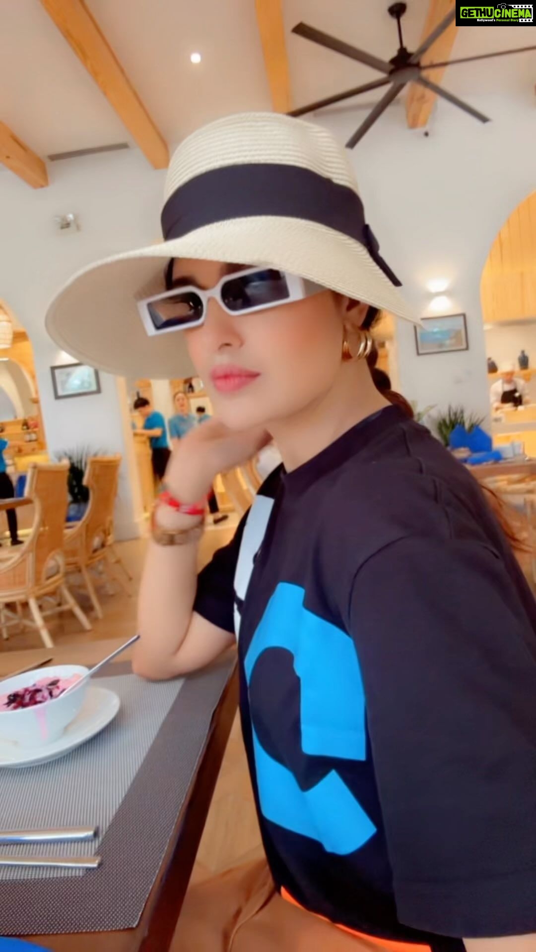 Yuvika Chaudhary Instagram - Phuyen ❤️🇻🇳🇮🇳 Tshirt @griffelindia Sunglasses @thetintedstory
