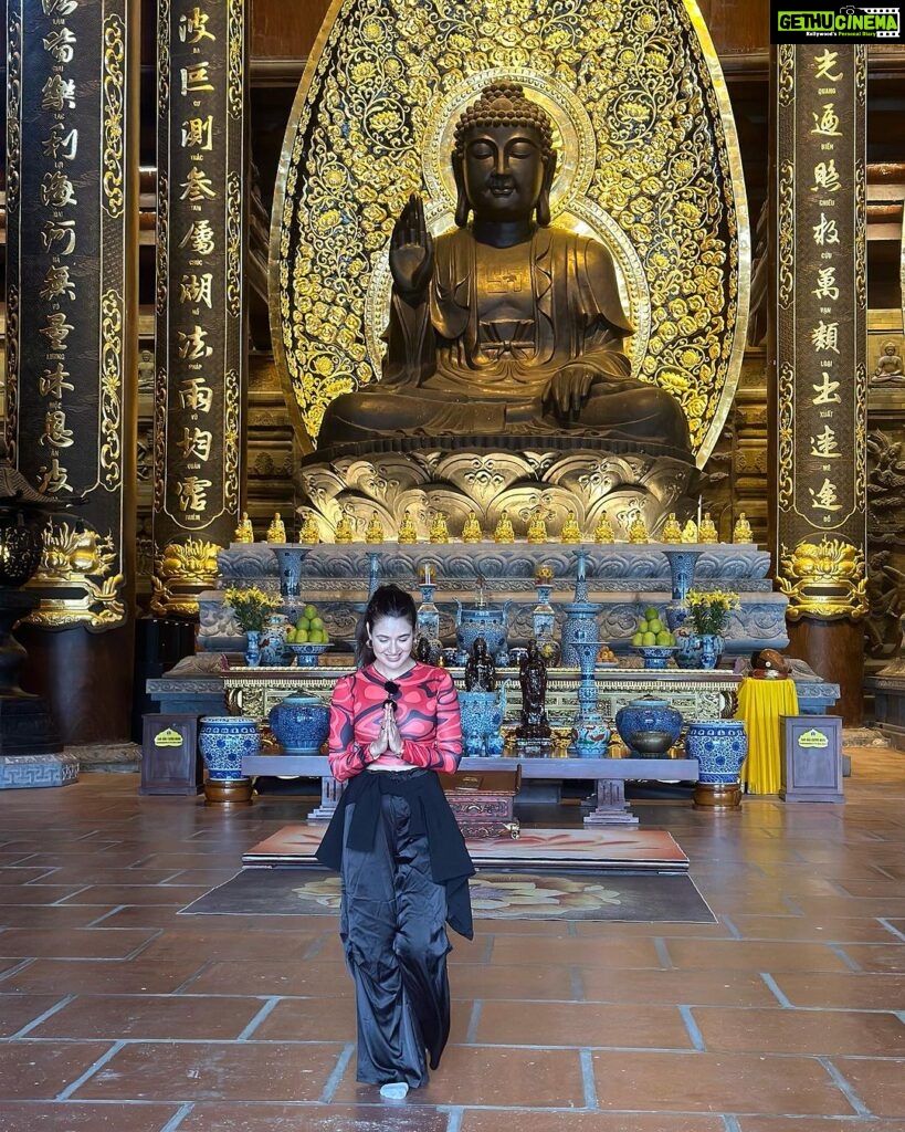 Yuvika Chaudhary Instagram - Pagoda, its astonishing. ❤🇻🇳
