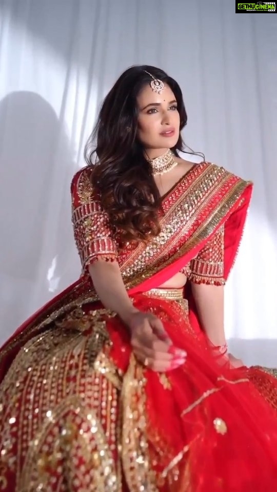 Yuvika Chaudhary Instagram - Captivating Blend of Snatched and soft look: @yuvikachaudhary modern bride look is a masterpiece of delicacy which had soft shades with the sculpted precision of snatched glam.Makeup: @aditimakeupartist Hair: @sunil_celebrity_stylist Stylist: @junejasanchi Photographer: @vishalpaul.me Production: @ycstudiogurgaon #GlowingPerfection #minimalmakeup #kalki #internationalmakeupartist #NaturalMakeup #Glassskin #rawfilterlessbeauty #nofilter #makeupartistsworldwide #makeupartist #jaipurmua #punemuah #muajaipur #trendingmakeup #aditimakeupartist #celebrity #celebritymakeupartist