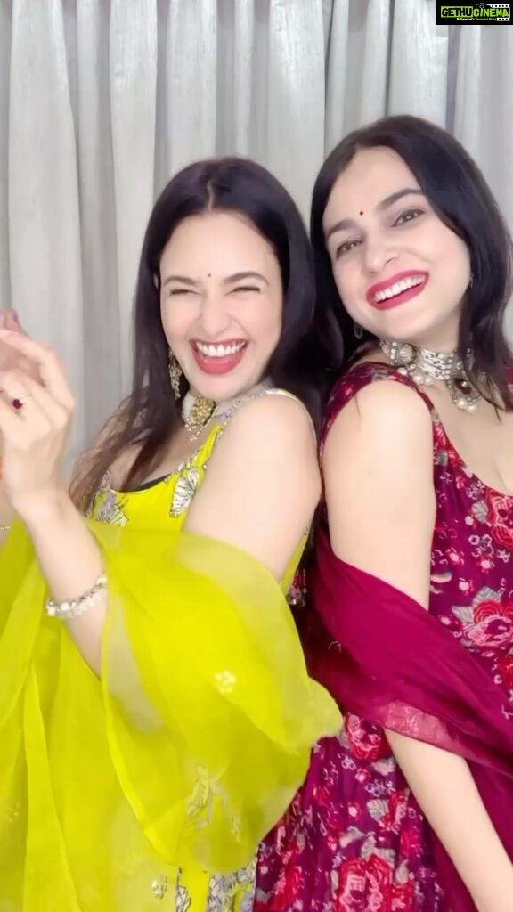 Yuvika Chaudhary Instagram - Well, these days traditional is the new fashion trend 😉🥰 Outfits by @aachho #trending #reelsvideo #tbt❤️ #ootd #traditionalwear #reelsinstagram #yuvikachaudhary #aachhojaipur #sisterlove