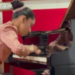 A. R. Rahman Instagram - World class playing by @palak_chauhan20 At @kmmcchennai tutored by #DrChatterjee