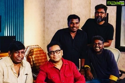 A. R. Rahman Instagram - Recorded a song with our Vaigai Puyal Vadivelu ..He made us laugh throughout and made our session very memorable! #mariselvaraj and the #Mamannan team AM Studios
