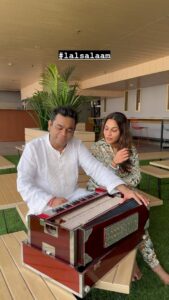 A. R. Rahman Instagram - Jamming with the most promising female Director @aishwaryarajini for #lalsalaam in mumbai.#தமிழ் Mumbai, Maharashtra