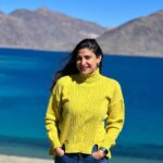 Aahana Kumra Instagram - One idiot meets three idiots at Pangong Lake 💕☀️🫶🦋🪻🌸🍎❄️🤸‍♀️💓💛 These photos require no filter because everything is so so so gorgeous! 🦋💕 But body is super confused… with the scorching heat! Like thappad waala sun!☀️ and wind is so cold like freezer mein daal diya hai❄️❄️ But mazaa aaya 🤸‍♀️🌸🦋💕☀️❄️ Love my India 🇮🇳🫡 #leh #pangonglake . . . #lehdiaries #ladakh #lehladakh #proudindian #india #incredibleindia #aahanakumra #ladakhtourism Pangong Lake, Ladakh
