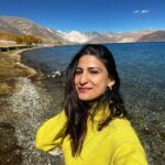 Aahana Kumra Instagram – One idiot meets three idiots at Pangong Lake 💕☀️🫶🦋🪻🌸🍎❄️🤸‍♀️💓💛
These photos require no filter because everything is so so so gorgeous! 🦋💕
But body is super confused… with the scorching heat! Like thappad waala sun!☀️ and wind is so cold like freezer mein daal diya hai❄️❄️
But mazaa aaya 🤸‍♀️🌸🦋💕☀️❄️
Love my India 🇮🇳🫡
#leh 
#pangonglake 
.
.
.
#lehdiaries #ladakh #lehladakh #proudindian #india #incredibleindia #aahanakumra #ladakhtourism Pangong Lake, Ladakh