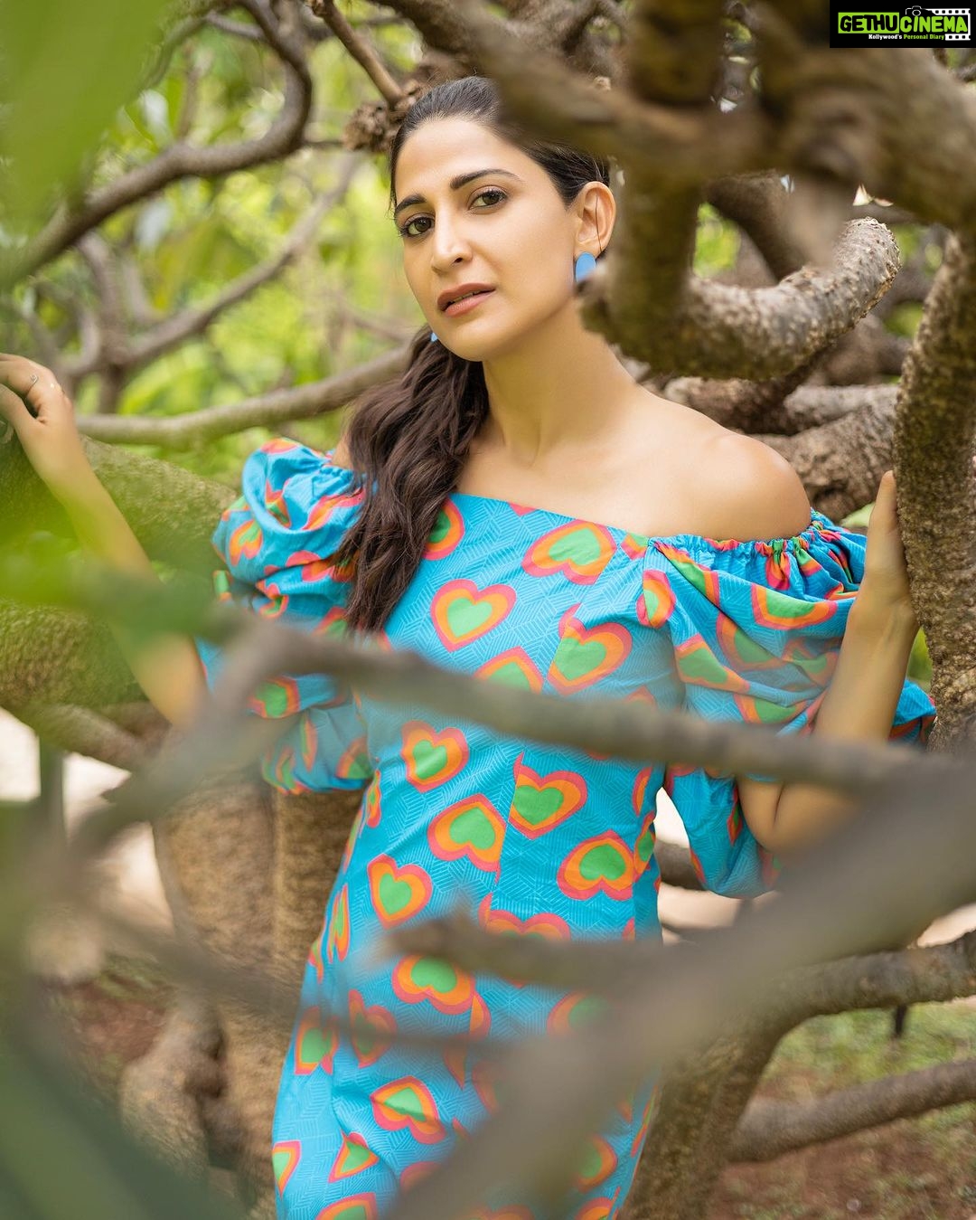 Aahana Kumra Instagram - We’ll always have our blue skies 💙🦋🌧️🧿🤸♀️☀️ Photography : @yashjangidphotography Creative director : @abhimanyusinghtomarr Styling : @juhi.ali Make up and hair : @omsenmakeup Location : @theclubmumbai #autumnleaves . . #tuesday #tuesdaythoughts #tuesdayvibes #aahanakumra #photoshoot #photooftheday #photography #portraitphotography The Club Mumbai