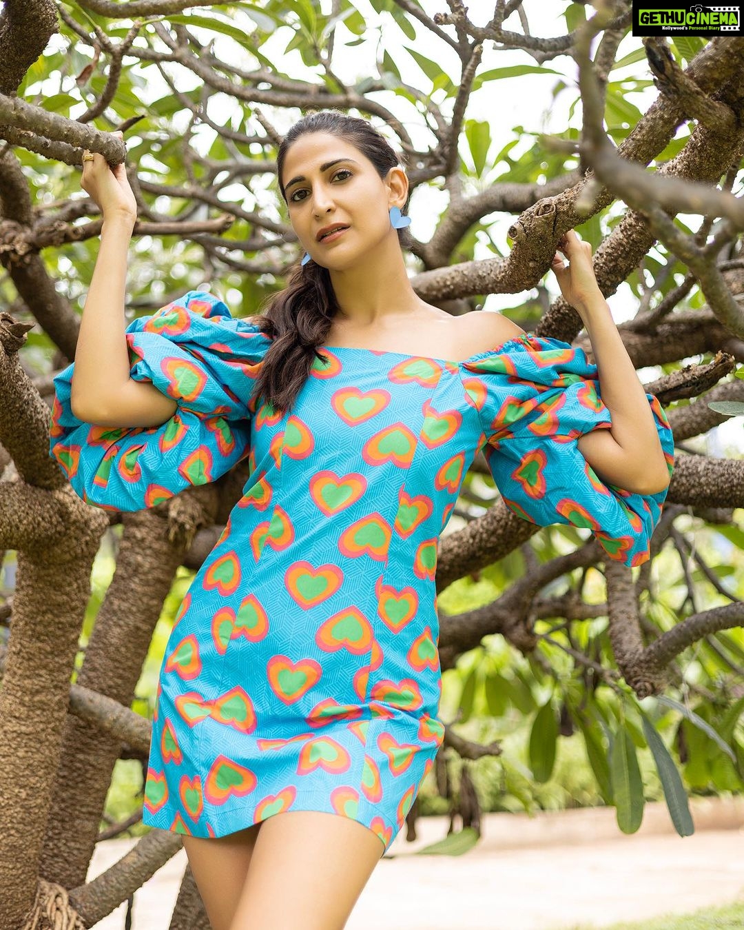Aahana Kumra Instagram - We’ll always have our blue skies 💙🦋🌧️🧿🤸♀️☀️ Photography : @yashjangidphotography Creative director : @abhimanyusinghtomarr Styling : @juhi.ali Make up and hair : @omsenmakeup Location : @theclubmumbai #autumnleaves . . #tuesday #tuesdaythoughts #tuesdayvibes #aahanakumra #photoshoot #photooftheday #photography #portraitphotography The Club Mumbai