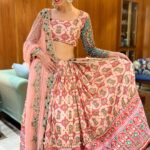 Aahana Kumra Instagram – The gang that does garba together!👯‍♀️👯‍♀️
Stays together 👯‍♀️💕🌸🤭🫶💯
Tag your garba gang!! Just like mine! 
@reenameranaam @juhi.ali @jason2jayz @deekshaksonalkar @mini.goel02 @ravish_aggarwal 🌸💕

Lehenga- @dhoop_by_zankhana 
PR- @dinky_nirh 

#navratrispecial 
#garbagang 
.
.
.
.
#navratri #dancenight #garbagangsters #garbanight #navratrispecial #aahanakumra #mumbai #indianfestival #festivities #lehenga #wednesday