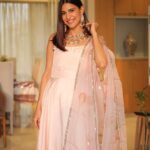 Aahana Kumra Instagram - Happy Bhai Duuj to everyone celebrating today! Also the Diwali dump will go on for another week because the Diwali parties aren’t over yet 🪔🧨💕🫶🥂🫣🫠😘 Looking like a gulab coconut barfi 💕🌸 Outfit : @picchika Jewellery : @the_jewel_factor @juhi.ali Photos : @karanhenry #happydiwali . . . . #diwali #diwalidecorations #festiveseason #indianfestival #diwali2023 #diwalidecor #aahanakumra #alldressedup Mumbai - मुंबई
