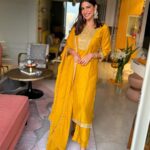 Aahana Kumra Instagram - Kohli ki 50th century ki khushi mein ☀️☀️🏏🏏 Looking like a besan ka laddoo 🌞 Outfit : @libasindia @juhi.ali #diwali2023 #goldenhour . . . . #happydiwali2023 #diwalidecor #diwaliathome #diwalidecor #aahanakumra #festivewear #festivities Mumbai - मुंबई