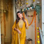 Aahana Kumra Instagram - Kohli ki 50th century ki khushi mein ☀️☀️🏏🏏 Looking like a besan ka laddoo 🌞 Outfit : @libasindia @juhi.ali #diwali2023 #goldenhour . . . . #happydiwali2023 #diwalidecor #diwaliathome #diwalidecor #aahanakumra #festivewear #festivities Mumbai - मुंबई