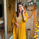 Aahana Kumra Instagram - Kohli ki 50th century ki khushi mein ☀️☀️🏏🏏 Looking like a besan ka laddoo 🌞 Outfit : @libasindia @juhi.ali #diwali2023 #goldenhour . . . . #happydiwali2023 #diwalidecor #diwaliathome #diwalidecor #aahanakumra #festivewear #festivities Mumbai - मुंबई