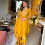 Aahana Kumra Instagram - Kohli ki 50th century ki khushi mein ☀️☀️🏏🏏 Looking like a besan ka laddoo 🌞 Outfit : @libasindia @juhi.ali #diwali2023 #goldenhour . . . . #happydiwali2023 #diwalidecor #diwaliathome #diwalidecor #aahanakumra #festivewear #festivities Mumbai - मुंबई