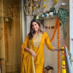 Aahana Kumra Instagram - Kohli ki 50th century ki khushi mein ☀️☀️🏏🏏 Looking like a besan ka laddoo 🌞 Outfit : @libasindia @juhi.ali #diwali2023 #goldenhour . . . . #happydiwali2023 #diwalidecor #diwaliathome #diwalidecor #aahanakumra #festivewear #festivities Mumbai - मुंबई