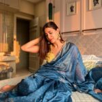 Aahana Kumra Instagram - इश्क़ वो है जब मैं शाम होने पर मिलने का वादा करूँ और वो दिन भर सूरज के होने का अफ़सोस करे 🌸🌞🫶 #saturdate #goldenhour . . . . #evening #sareelover #alldressedup #saturday #saturdayvibes #saturdaymood #aahanakumra Mumbai - मुंबई