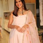 Aahana Kumra Instagram - Happy Bhai Duuj to everyone celebrating today! Also the Diwali dump will go on for another week because the Diwali parties aren’t over yet 🪔🧨💕🫶🥂🫣🫠😘 Looking like a gulab coconut barfi 💕🌸 Outfit : @picchika Jewellery : @the_jewel_factor @juhi.ali Photos : @karanhenry #happydiwali . . . . #diwali #diwalidecorations #festiveseason #indianfestival #diwali2023 #diwalidecor #aahanakumra #alldressedup Mumbai - मुंबई