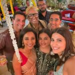 Aahana Kumra Instagram - The Diwali with ze special ladies at Janki Kutir! 💕🧨🪔👯‍♀️ Thank you @azmishabana18 Maam and @iamfaraz for having me 🫶🥂💕🪔 Also looking like a Kaju Katli in this one! Don’t you think!?😂🫶😘🫠 Lehenga : @shivaliahmedabad Earrings : @meraki.mumbai PR : @sonyashaikh #happydiwali #happynewyear . . . . #happydiwali2023 #diwali2023 #diwalidump #diwalidecor #aahanakumra #diwaliparty #diwaliparties Mumbai - मुंबई