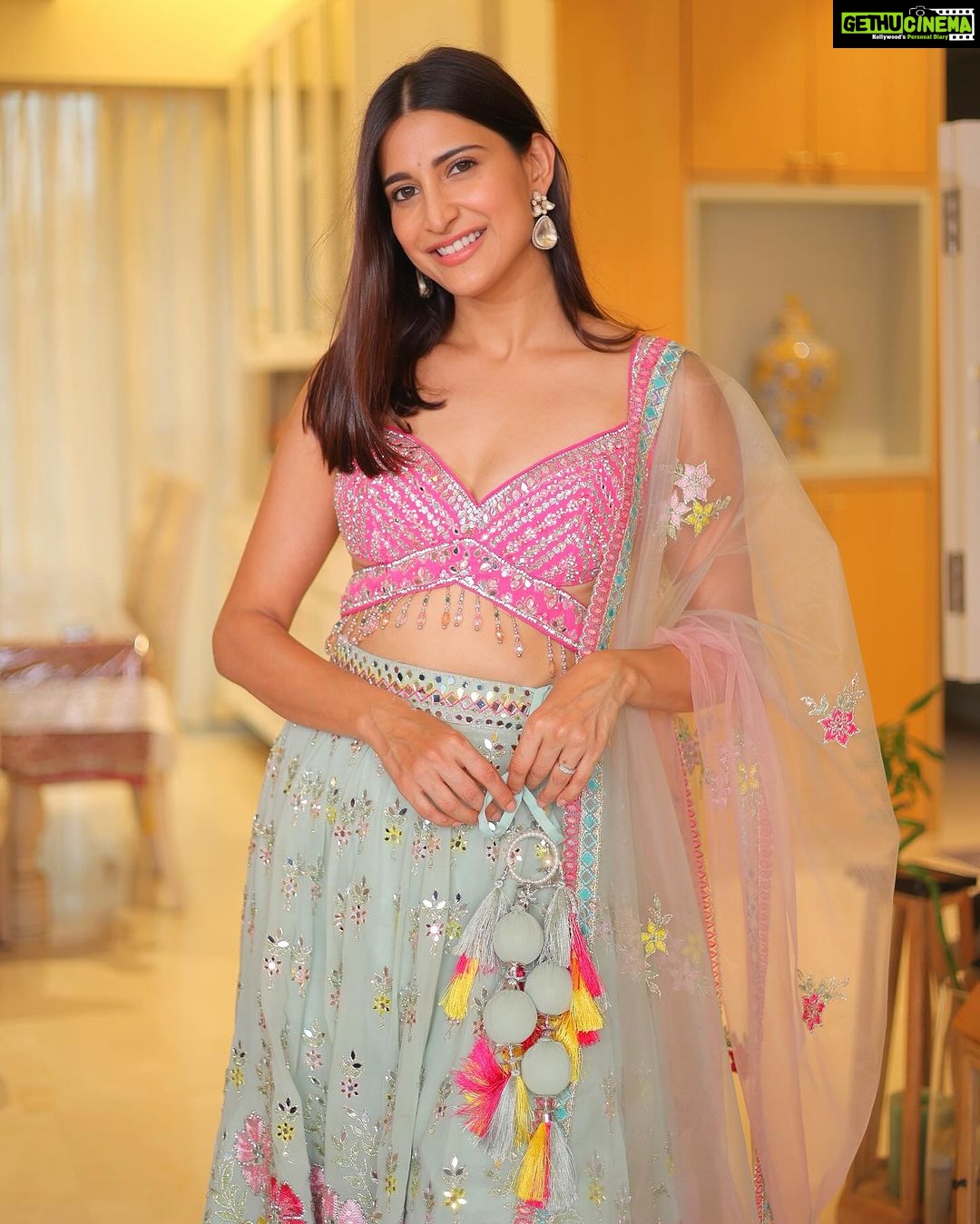 Aahana Kumra Instagram - Diwali parties and the sho sha 2023 🪔🧨🥂💕🌸 Lehenga : @shivaliahmedabad PR : @sonyashaikh Earrings : @anaghaartsnjewels Photos : @karanhenry #diwali2023 . . . . #diwali #diwalioutfit #diwaliparties #diwalivibes #lehenga #lehengalove #indianfestival #indianfestivewear #aahanakumra Mumbai - मुंबई