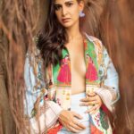 Aahana Kumra Instagram - Falling leaves🍁🍁 pumpkin please 🎃🎃 Photography : @yashjangidphotography Creative director : @abhimanyusinghtomarr Styling : @juhi.ali Make up and hair : @omsenmakeup Location : @theclubmumbai #autumnleaves . . #tuesday #tuesdaythoughts #tuesdayvibes #aahanakumra #photoshoot #photooftheday #photography #portraitphotography The Club Mumbai