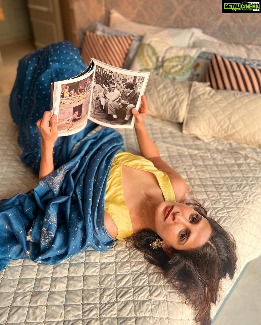 Aahana Kumra Instagram - इश्क़ वो है जब मैं शाम होने पर मिलने का वादा करूँ और वो दिन भर सूरज के होने का अफ़सोस करे 🌸🌞🫶 #saturdate #goldenhour . . . . #evening #sareelover #alldressedup #saturday #saturdayvibes #saturdaymood #aahanakumra Mumbai - मुंबई