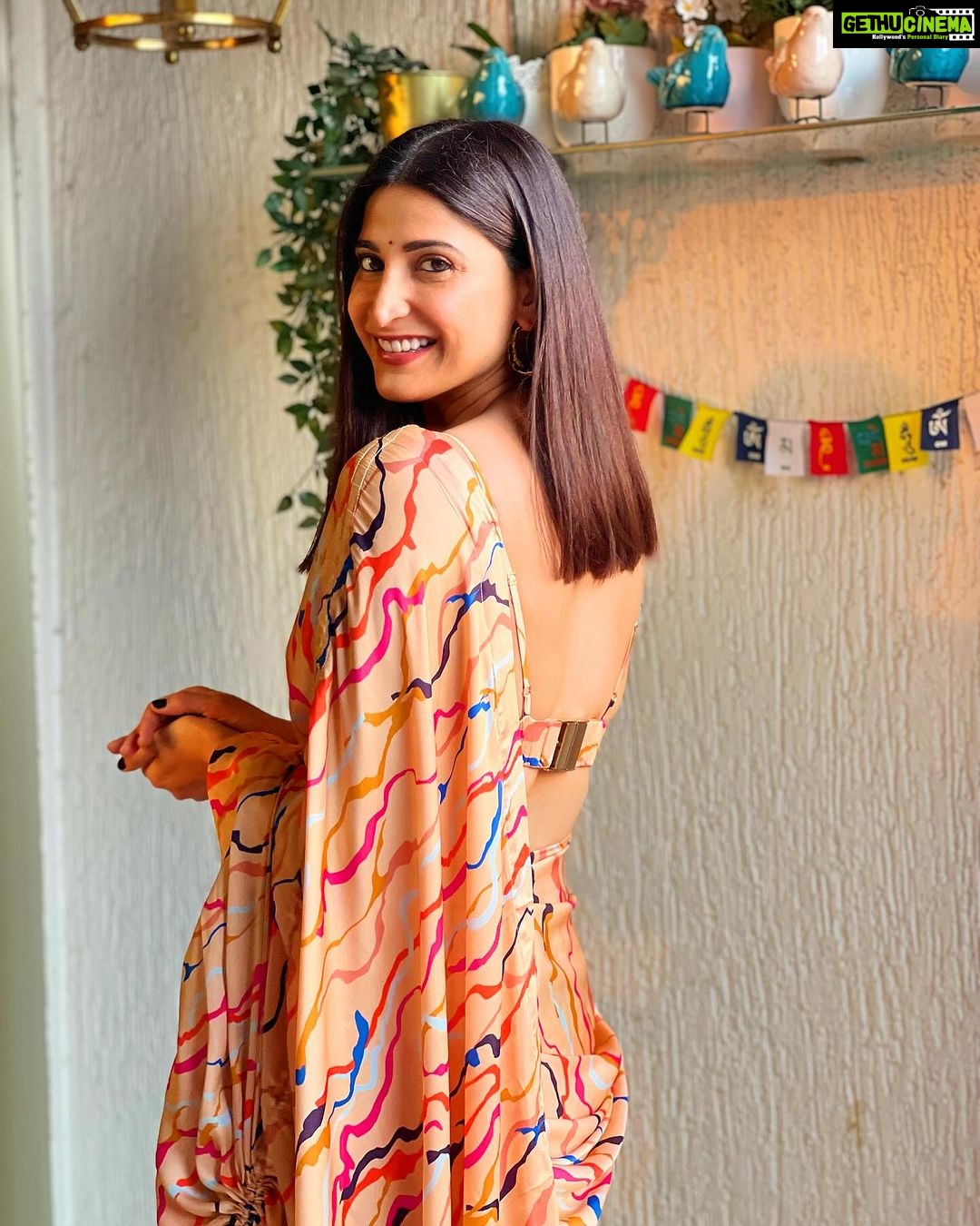 Aahana Kumra Instagram - Keeping a fast for the love of my life!! ๐๐ Socho socho!! Guess guess!? Hint : ๐ฌ๐๐ Happy Karva chaut to everyone who is celebrating today! ๐๐๐๐คญ๐งฟ๐ธ Cya guys today at 5 30 pm for the premier of our short film #ICU at @mumbaifilmfestival at the BKC PVR Maison!! ๐ฌ๐๐ @chillamgiri @mukeshmanjunath @rytash @sheeba.chadha @denzilsmithofficial Saree : @official_khushbooharanborkar PR : @sonyashaikh #happykarvachauth . . . #cinema #firstlove #loveforcinema #premier #moviepremier #premiernight #redcarpet #mumbaiinternationfilmfestival #filmfestival #aahanakumra Mumbai - เคฎเฅเคเคฌเค