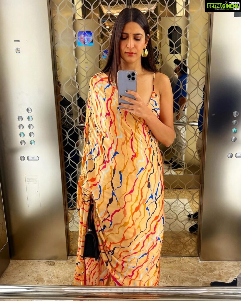 Aahana Kumra Instagram - Keeping a fast for the love of my life!! 🌙💕 Socho socho!! Guess guess!? Hint : 🎬😘💕 Happy Karva chaut to everyone who is celebrating today! 🌙🌝💕🤭🧿🌸 Cya guys today at 5 30 pm for the premier of our short film #ICU at @mumbaifilmfestival at the BKC PVR Maison!! 🎬💕🌙 @chillamgiri @mukeshmanjunath @rytash @sheeba.chadha @denzilsmithofficial Saree : @official_khushbooharanborkar PR : @sonyashaikh #happykarvachauth . . . #cinema #firstlove #loveforcinema #premier #moviepremier #premiernight #redcarpet #mumbaiinternationfilmfestival #filmfestival #aahanakumra Mumbai - मुंबई