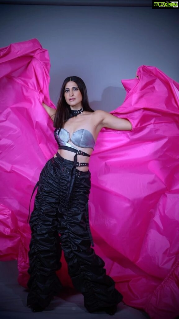 Aahana Kumra Instagram - #WWIAlumni and acclaimed actor, Aahana Kumra took the centre stage as the showstopper for Whistling Woods International School of Fashion & Costume Design at the Bombay Times Fashion Week ‘23. The show was a celebration of the creative synergy of the students who demonstrated outstanding fashion design prowess with innovation and style, which was accentuated by Aahana Kumra’s presence on stage. Styling : @juhi.ali Make up : @komzy_le Hair : @kahkashaaaan Video : @karanhenry #DoWhatYouLove #WhistlingWoodsInternational #WWISchoolOfFashionAndCostumeDesign #BTFW23 #BombayTimes #FashionShow