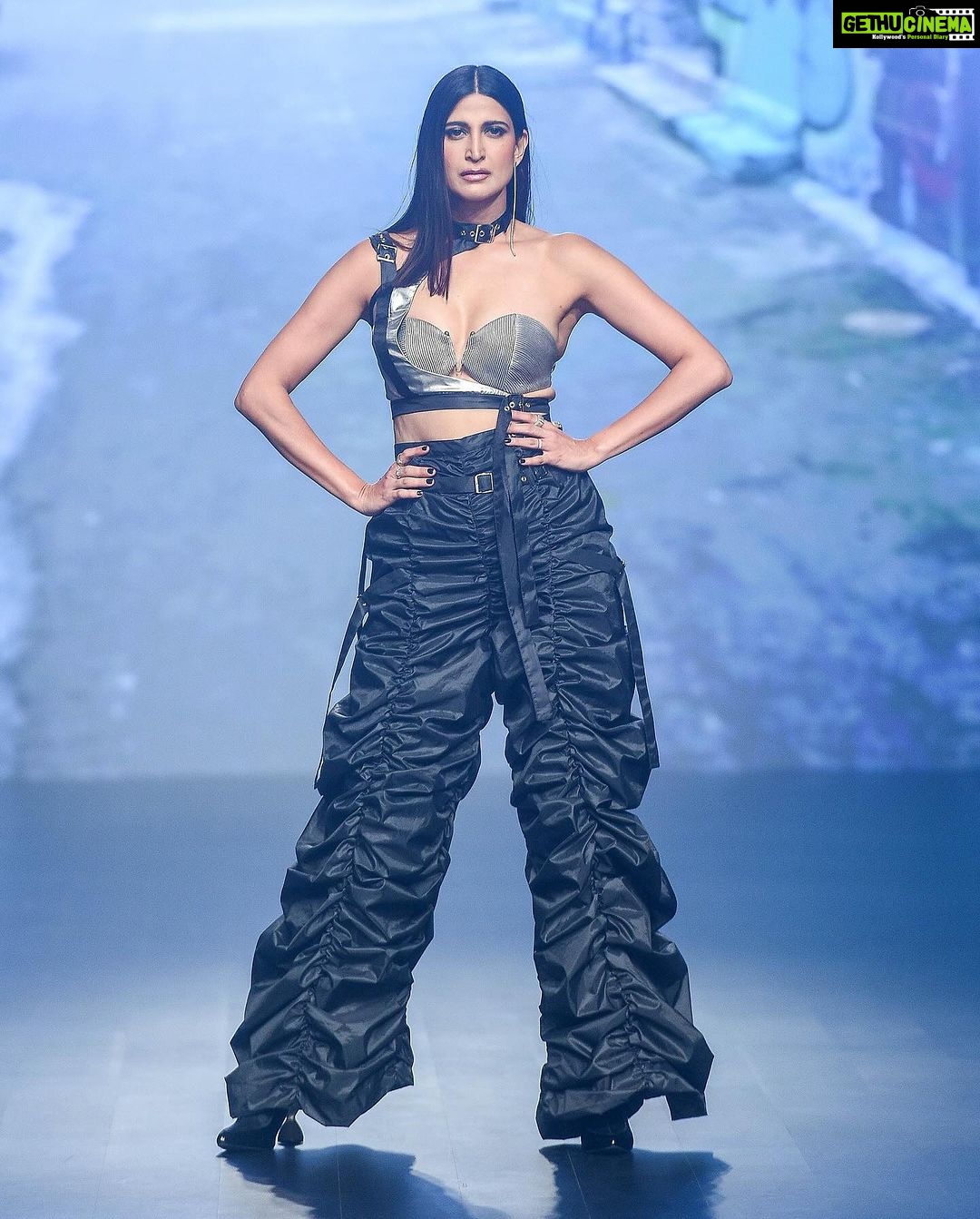Aahana Kumra Instagram - Runway ready and feeling like superwoman💯🫡💪 Proud and humbled to be the showstoppper for @whistling_woods design students for @bombaytimes fashion week ! My 5th consecutive year at the #bombaytimesfashionweek and this time it was for my Alma Mater! A huge congratualtions to all the students who participated and much love to you @meghnaghaipuri_official @rahul77 and @jewellynalvares for believing in me always 💕🌸🫶👯♀️ @timesfashionweek Styling : @juhi.ali Make up : @komzy_le Hair : @kahkashaaaan Photos : @prathameshb84 @karanhenry @anujmalkanphotography Jewellery : @shopeurumme @rubans.in Shoes : @oceedeeshoes Managed by : @suchijaggi @itsbhavyapatel_ #showstopper #fashionweek . . . . #bomabytimes #fashionshow #fashion #design #aahanakumra #blingiton #mumbai #goshowstopper St. Regis Hotel
