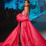 Aahana Kumra Instagram - Runway ready and feeling like superwoman💯🫡💪 Proud and humbled to be the showstoppper for @whistling_woods design students for @bombaytimes fashion week ! My 5th consecutive year at the #bombaytimesfashionweek and this time it was for my Alma Mater! A huge congratualtions to all the students who participated and much love to you @meghnaghaipuri_official @rahul77 and @jewellynalvares for believing in me always 💕🌸🫶👯‍♀️ @timesfashionweek Styling : @juhi.ali Make up : @komzy_le Hair : @kahkashaaaan Photos : @prathameshb84 @karanhenry @anujmalkanphotography Jewellery : @shopeurumme @rubans.in Shoes : @oceedeeshoes Managed by : @suchijaggi @itsbhavyapatel_ #showstopper #fashionweek . . . . #bomabytimes #fashionshow #fashion #design #aahanakumra #blingiton #mumbai #goshowstopper St. Regis Hotel