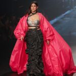 Aahana Kumra Instagram - Runway ready and feeling like superwoman💯🫡💪 Proud and humbled to be the showstoppper for @whistling_woods design students for @bombaytimes fashion week ! My 5th consecutive year at the #bombaytimesfashionweek and this time it was for my Alma Mater! A huge congratualtions to all the students who participated and much love to you @meghnaghaipuri_official @rahul77 and @jewellynalvares for believing in me always 💕🌸🫶👯‍♀️ @timesfashionweek Styling : @juhi.ali Make up : @komzy_le Hair : @kahkashaaaan Photos : @prathameshb84 @karanhenry @anujmalkanphotography Jewellery : @shopeurumme @rubans.in Shoes : @oceedeeshoes Managed by : @suchijaggi @itsbhavyapatel_ #showstopper #fashionweek . . . . #bomabytimes #fashionshow #fashion #design #aahanakumra #blingiton #mumbai #goshowstopper St. Regis Hotel
