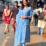 Aahana Kumra Instagram – Happy Dussera from me and the Mumbai Local 💕🌸🫶🌆🚂🚃💯🧿
I often get asked why do I choose to travel by public transport in Mumbai and my answer is as always the same! I’ve taken a public transport through my college life! From andheri to Churchgate and now we have Ac trains! Nothing beats that! 🌆💕🚂
It’s the most convenient way to beat traffic and it’s simply the best! Whether it’s the Mumbai Local or the Metro! I’ve always loved saving time and as a proud Mumbaikar who loves her Mumbai Local and metro, nothing beats this city that never sleeps🫡🙏🫶🧿🌸
Outfit : @tara_c_tara 
#happydussehra 
#mumbailocal 
.
.
.
.
#mumbai #dusshera #dasera #localtrain #mumbai #aahanakumra #festival #festivities Mumbai – मुंबई